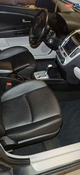 Хэтчбек Kia Ceed 2007 в Южноукраинске