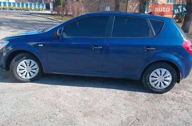 Хэтчбек Kia Ceed 2007 в Березане