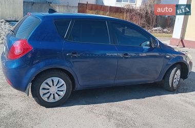 Хэтчбек Kia Ceed 2007 в Березане