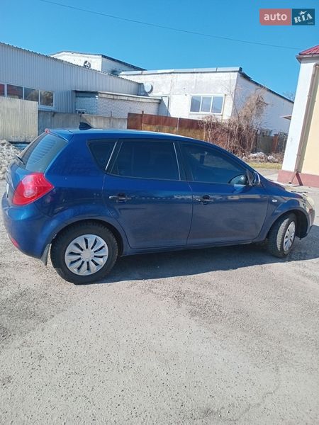 Хэтчбек Kia Ceed 2007 в Березане