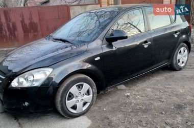 Хетчбек Kia Ceed 2009 в Корсунь-Шевченківському