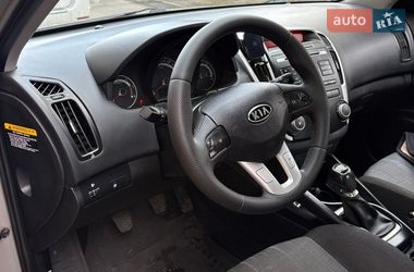 Хэтчбек Kia Ceed 2010 в Киеве