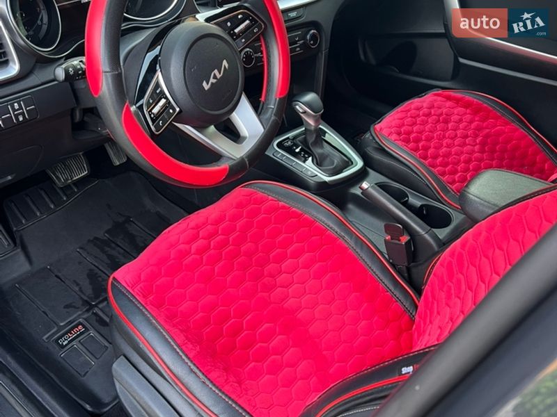 Хэтчбек Kia Ceed 2022 в Чемеровцах