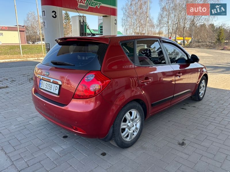 Хетчбек Kia Ceed 2008 в Гадячі