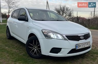 Хэтчбек Kia Ceed 2012 в Одессе