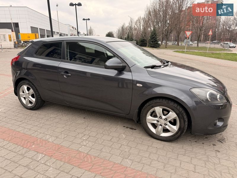 Хетчбек Kia Ceed 2008 в Дніпрі