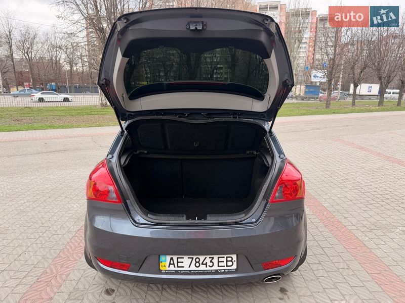 Хетчбек Kia Ceed 2008 в Дніпрі
