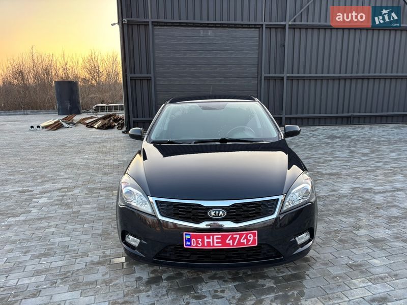 Хетчбек Kia Ceed 2011 в Хоролі