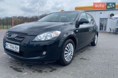 Хэтчбек Kia Ceed 2008 в Луцке