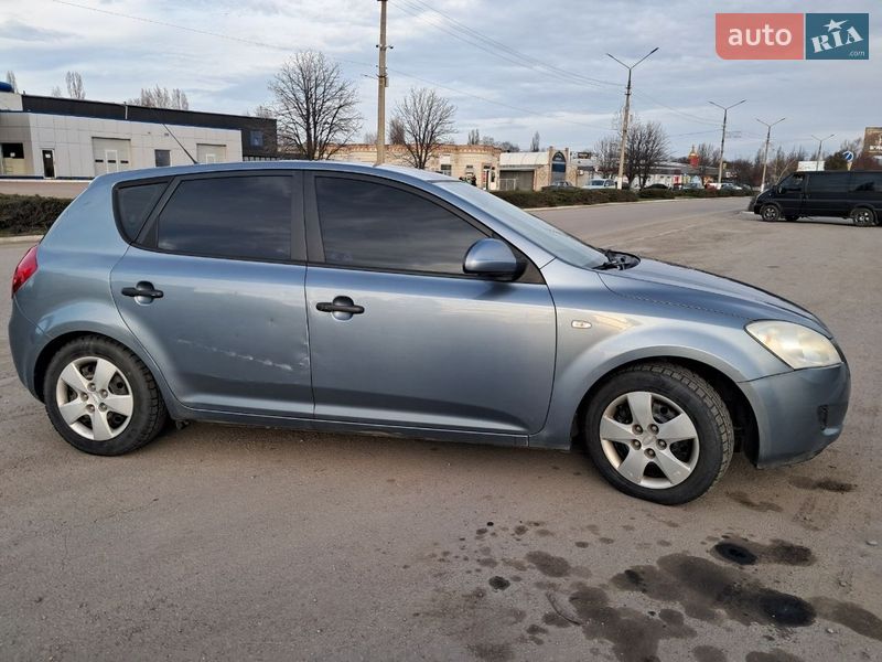 Хэтчбек Kia Ceed 2008 в Терновке