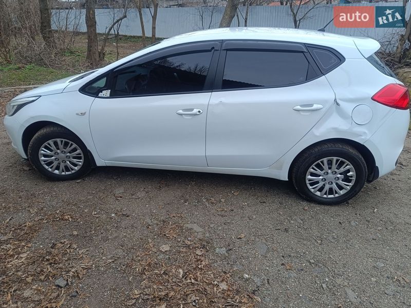 Хэтчбек Kia Ceed 2013 в Кагарлыке