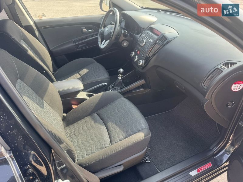 Універсал Kia Ceed 2010 в Луцьку