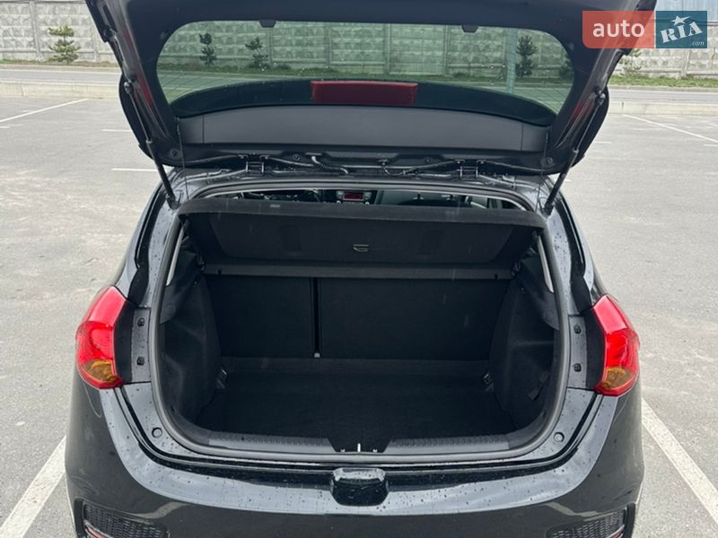 Хэтчбек Kia Ceed 2016 в Киеве