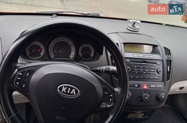 Хэтчбек Kia Ceed 2008 в Запорожье