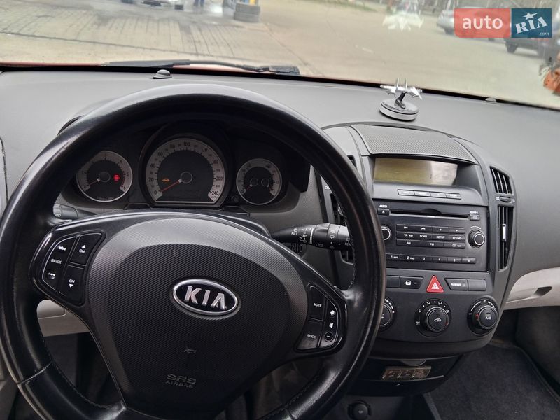 Хэтчбек Kia Ceed 2008 в Запорожье