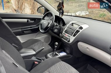 Хэтчбек Kia Ceed 2009 в Киеве