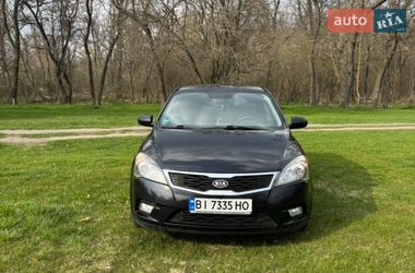 Хэтчбек Kia Ceed 2012 в Кременчуге