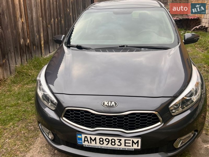 Хэтчбек Kia Ceed 2013 в Олевске