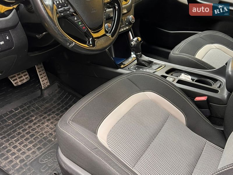 Хетчбек Kia Ceed 2013 в Олевську