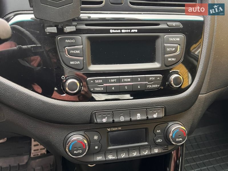 Хэтчбек Kia Ceed 2013 в Олевске
