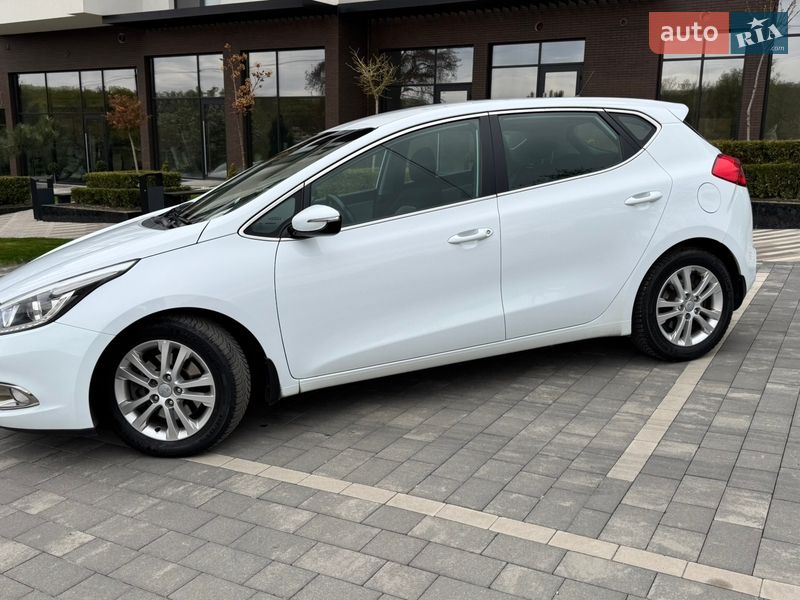 Хэтчбек Kia Ceed 2013 в Ужгороде