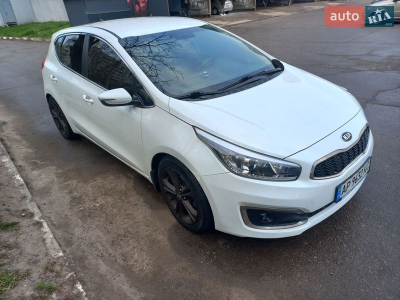 Хэтчбек Kia Ceed 2016 в Запорожье фото 5 Хэтчбек Kia Ceed 2016 в Запорожье