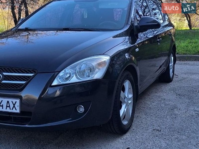 Универсал Kia Ceed 2008 в Запорожье