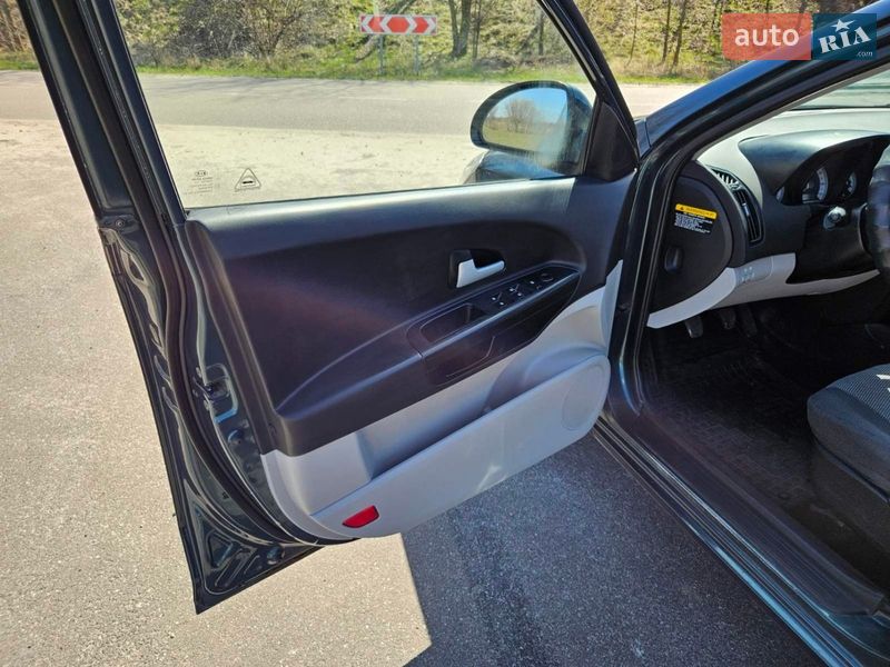 Универсал Kia Ceed 2008 в Обухове