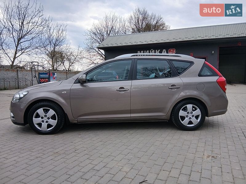 Универсал Kia Ceed 2009 в Хмельнике