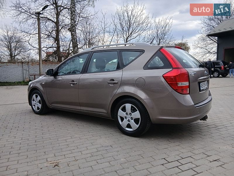 Универсал Kia Ceed 2009 в Хмельнике