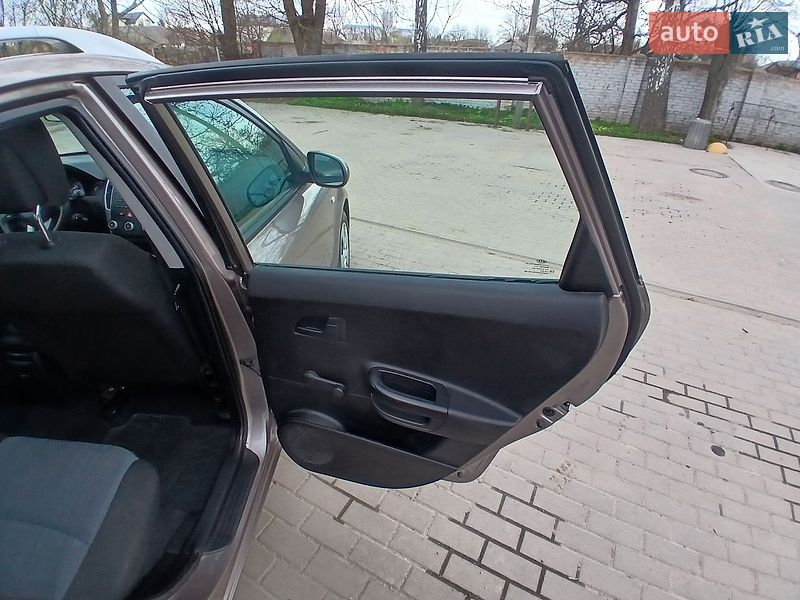 Универсал Kia Ceed 2009 в Хмельнике