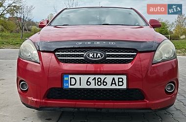 Хэтчбек Kia Ceed 2008 в Светловодске