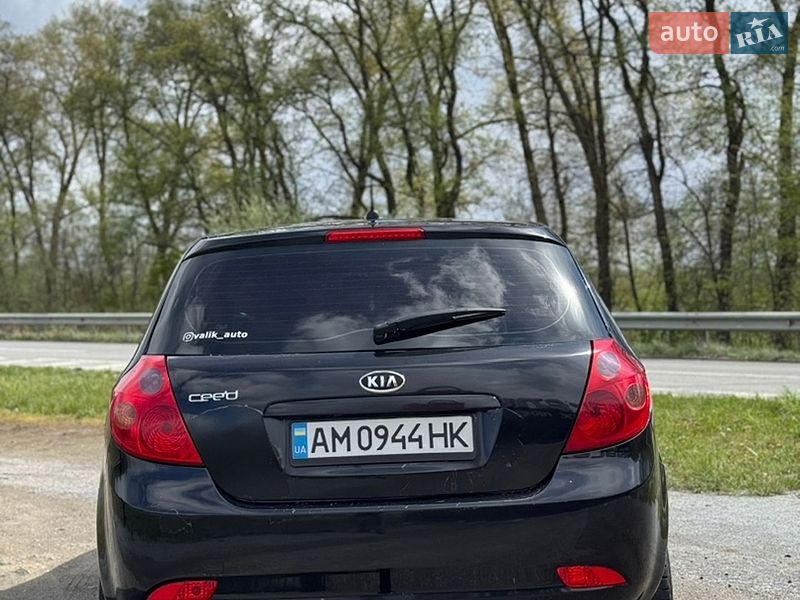 Хэтчбек Kia Ceed 2007 в Звягеле