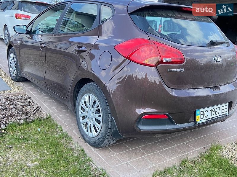 Хэтчбек Kia Ceed 2013 в Львове
