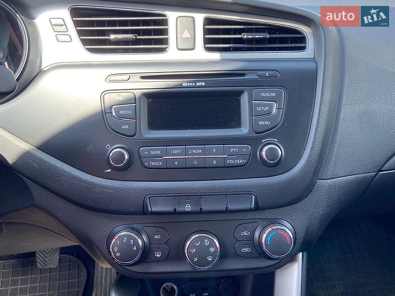 Хэтчбек Kia Ceed 2013 в Львове