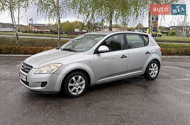 Хэтчбек Kia Ceed 2007 в Смеле