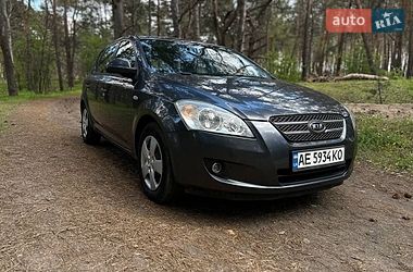 Хэтчбек Kia Ceed 2007 в Новомосковске