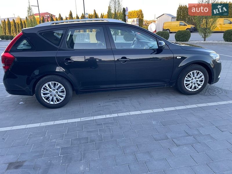 Универсал Kia Ceed 2012 в Городке