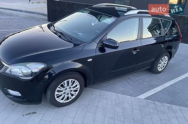 Универсал Kia Ceed 2012 в Городке