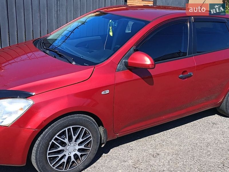 Хэтчбек Kia Ceed 2007 в Полтаве
