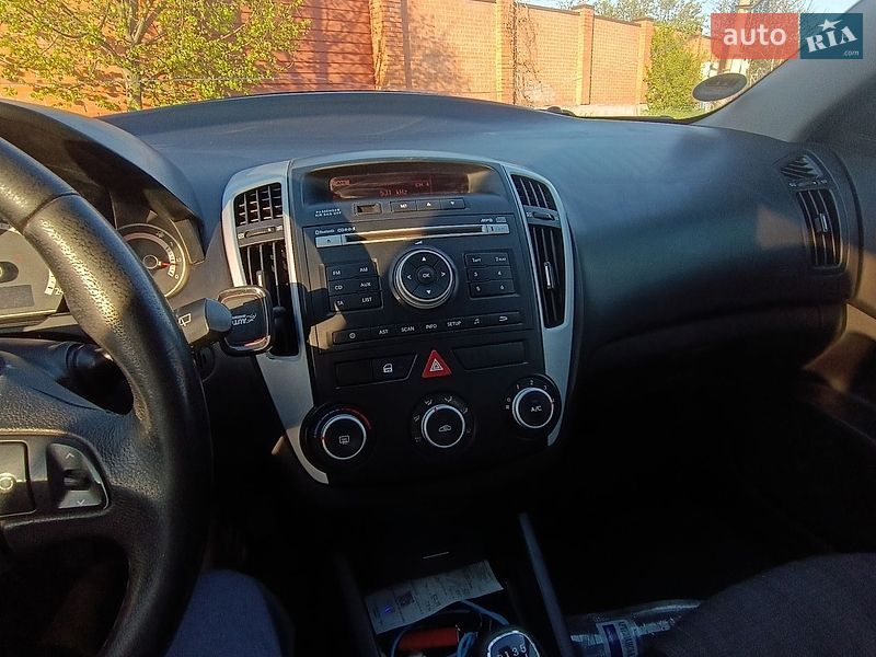Универсал Kia Ceed 2012 в Вите-Почтовой
