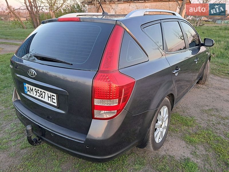 Универсал Kia Ceed 2012 в Ладыжине