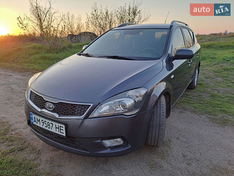 Универсал Kia Ceed 2012 в Ладыжине
