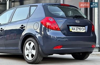 Хэтчбек Kia Ceed 2009 в Киеве
