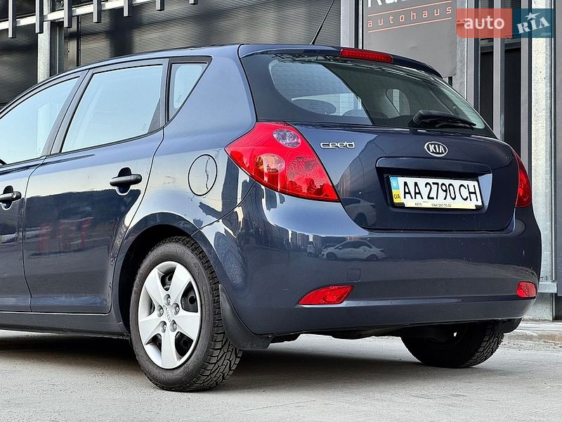 Хэтчбек Kia Ceed 2009 в Киеве
