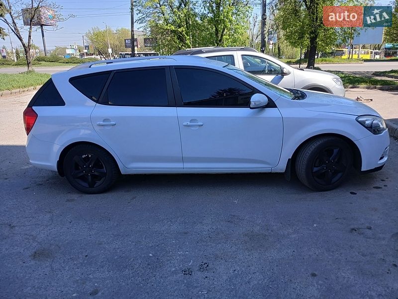 Універсал Kia Ceed 2009 в Хмельницькому