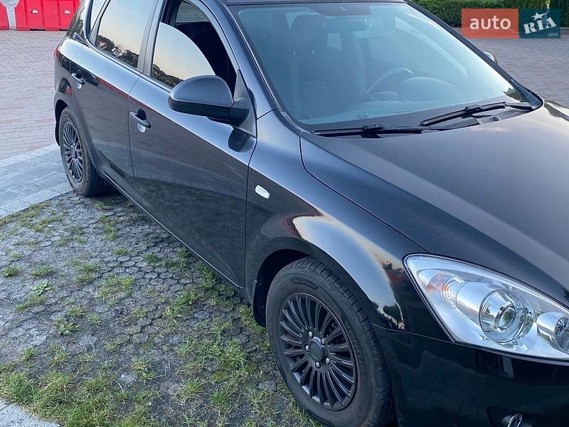 Хэтчбек Kia Ceed 2008 в Львове