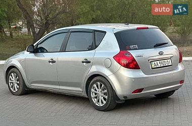 Хэтчбек Kia Ceed 2008 в Павлограде