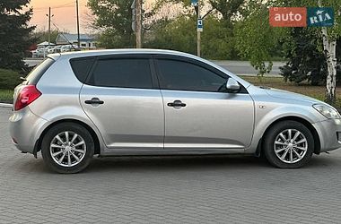 Хэтчбек Kia Ceed 2008 в Павлограде