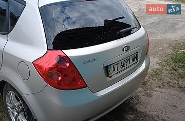 Хэтчбек Kia Ceed 2008 в Бурштыне